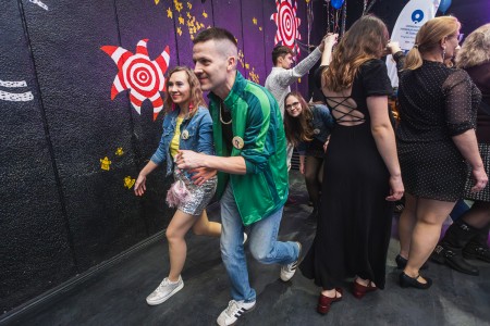 Absolwenckie potupaje na UMK [fot. Szymon Zdziebło]